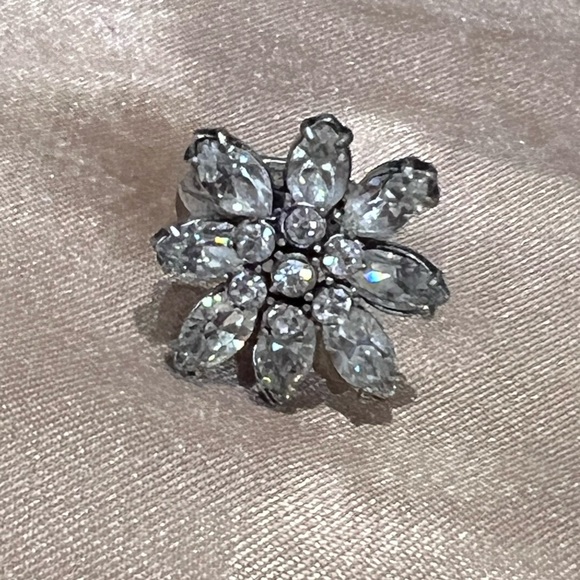 Large Fossil Rhinestone Floral ring - Picture 6 of 7